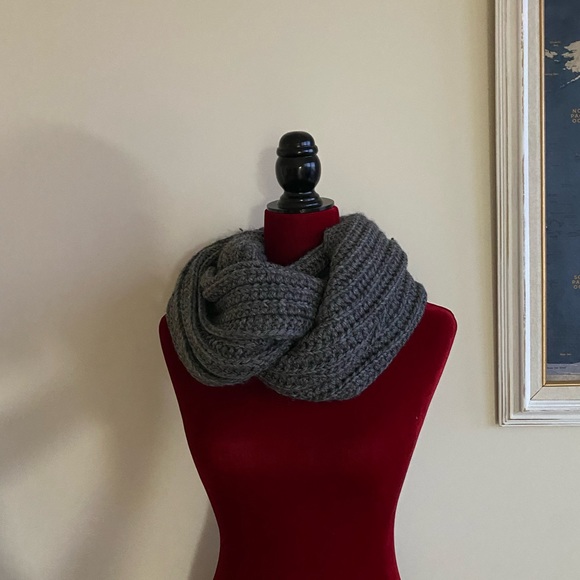 Coach scarf - Picture 2 of 3